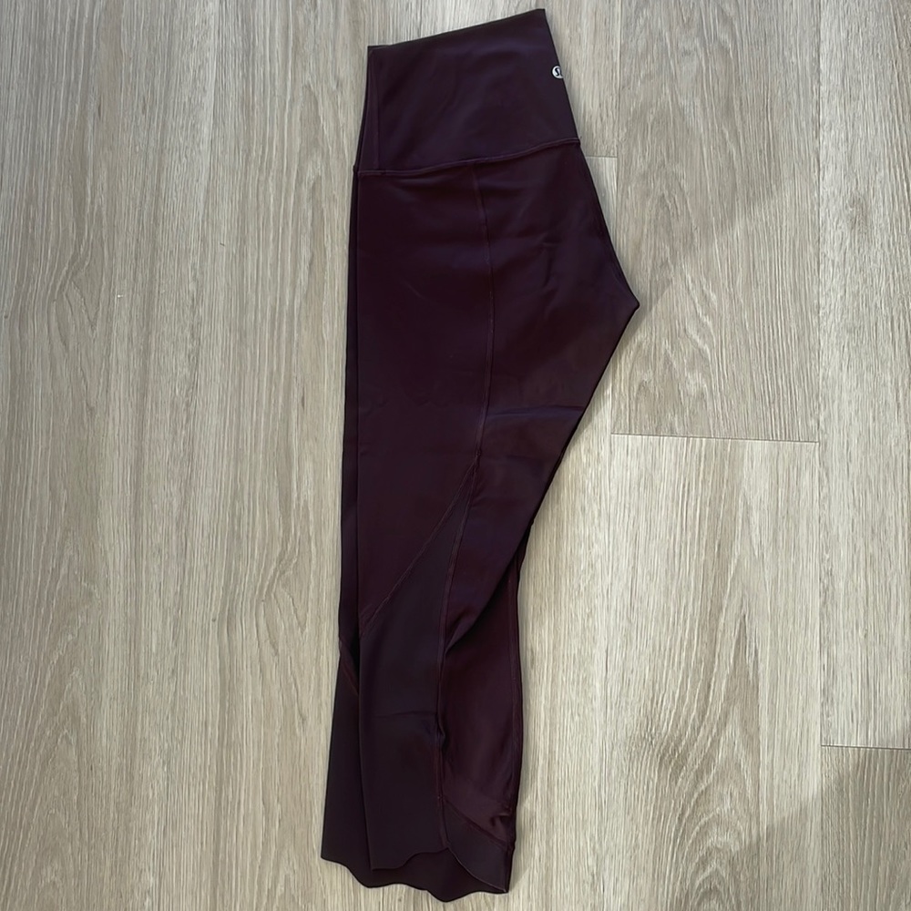 Lululemon wunder under scalloped hem 23”